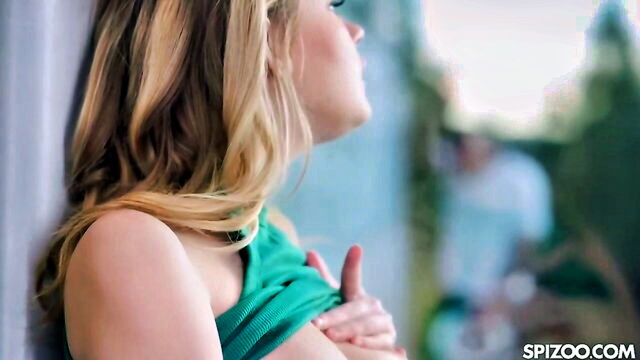 spizoo brunette dirt avec michael fly