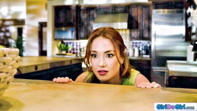 Ashlyn Peaks, Siri - redhead jerk off masturbation