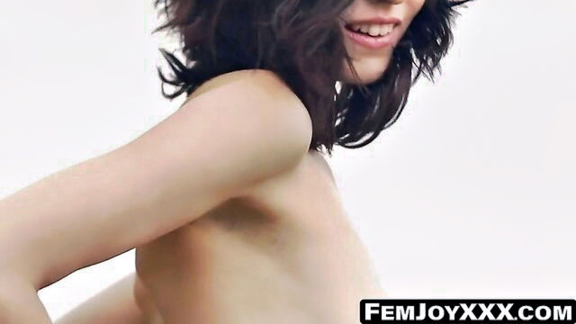 sade mare - sensual body reveal by sade mare