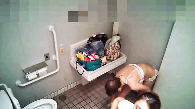 beach toilet, spy girl, spy - spy girls at toilet beach