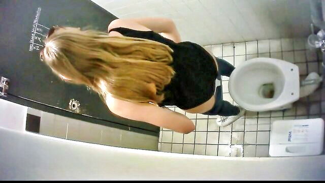 quick, brunette, slim - slim delivery urination