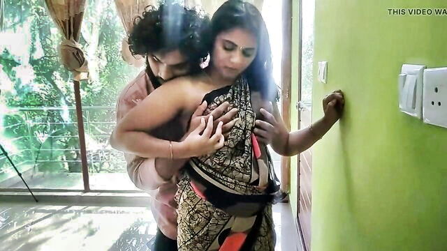 hot, hottest, sex - desi bhabhi vaishnavy saree sex