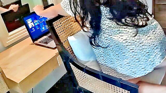 pinay webcam babe gets turned on during zoom meeting : Bang