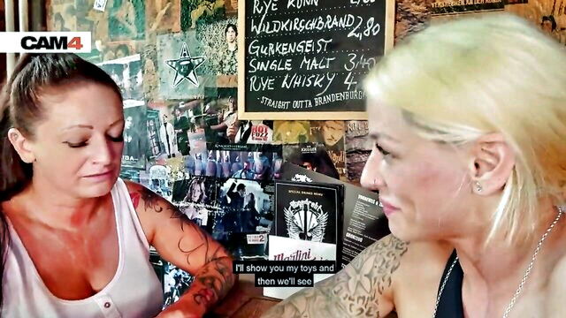 adrienne kiss, harleen van hynten - kinky lesbian double dildo