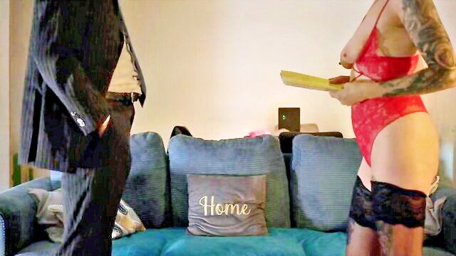 amateur, blowjob, cumshot - patron surprise intimate moment on the sofa