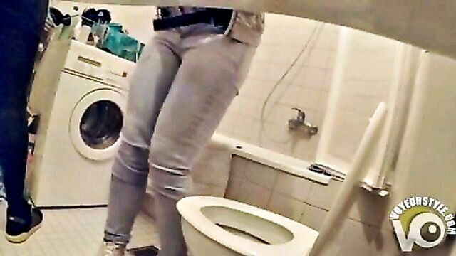 pee, ladies, young - camel toe toilet pee