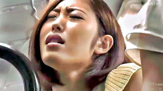 Asahi Mizuno - girl on bus fucked