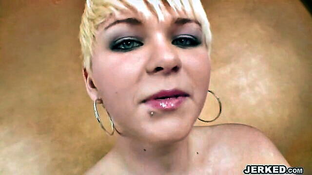 Claudia Downs, Small Hands - masturbation and penetration with claudia downs Lau