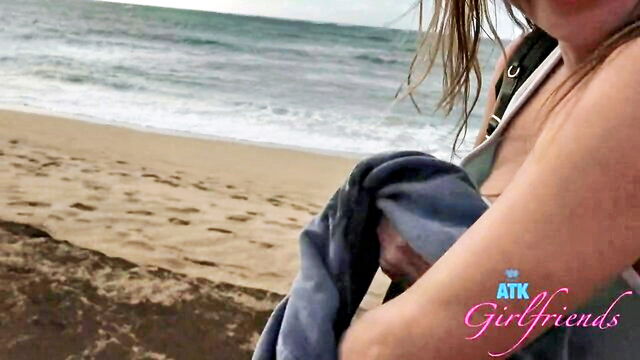 summer vixen - summer vixen car blowjob