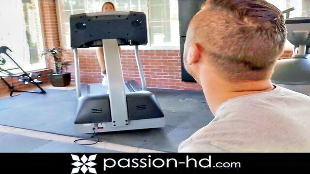 lilly ford workout porn : Passion-HD