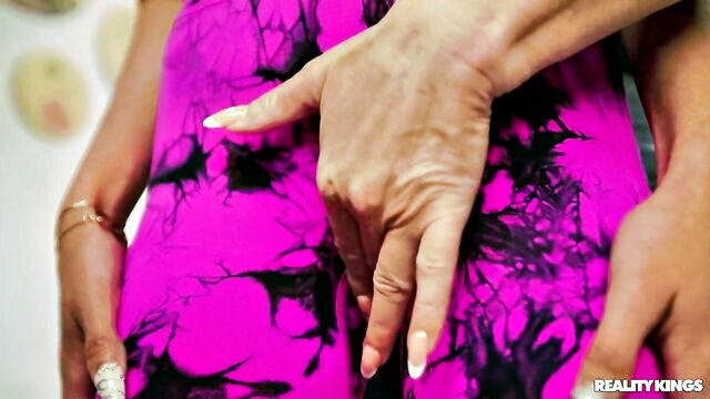 jade kimiko, wendy raine - milf wendy raine pussy licking