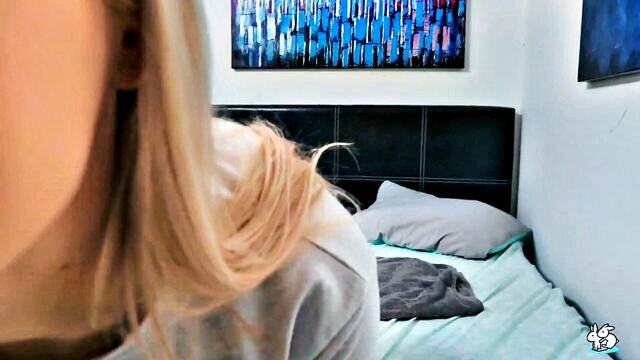 aria masturbates in pantyhose