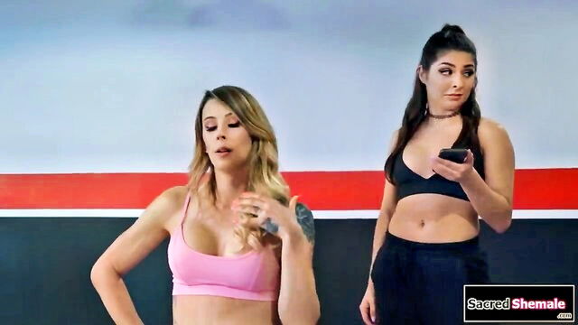 Casey Kisses, Keira Croft - casey kisses anal gym Trans Angels