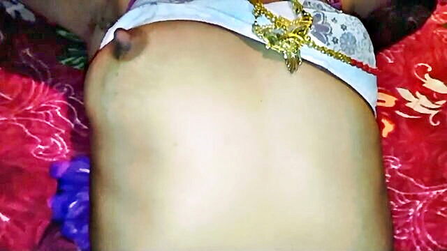 Village Bhabhi - mom to amateur boob fondling on may 12th 2021