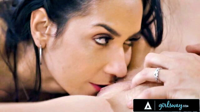 julie ann more, tia cyrus - tia cyrus lesbian