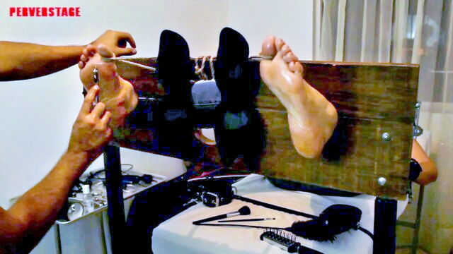 foot fetish, perverstage, tickling - feet tickling sexy