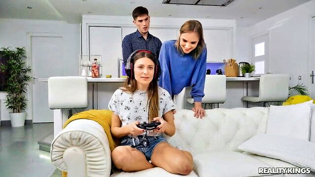 oxana chic - gamer chick oxana banged