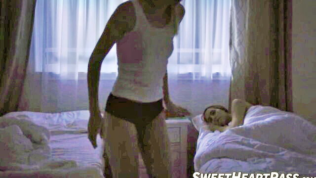 serene siren, chloe cherry - scissoring with chloe cherry