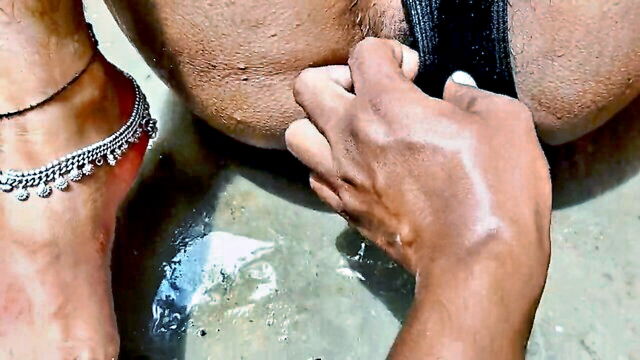 hindhi shower sex : Babita-x-Singh