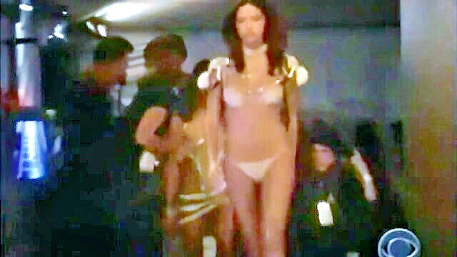 Victoria Secret - victorias secret fashion show 2001 in high definition dach_tia