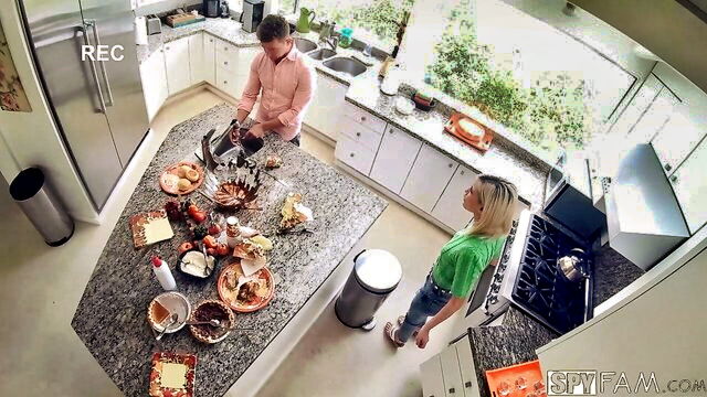 stepsis thanksgiving kitchen fuck : Spy Fam