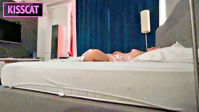 brunette, big ass, big tits - gorgeous millying sharing xxx