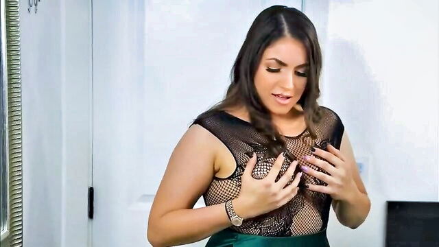 valentina bellucci - exciting cougar porn