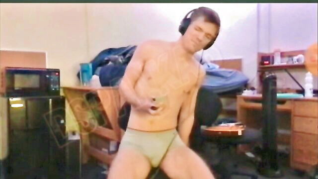 fetish, straight boys, amature - straight guy pisses himself on webcam