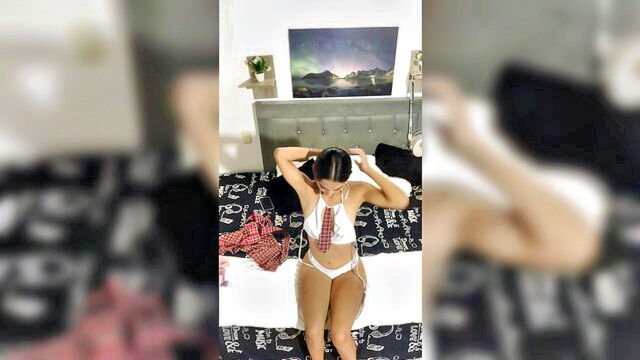 natural boobs, perfect body, infiel - university girl on cam