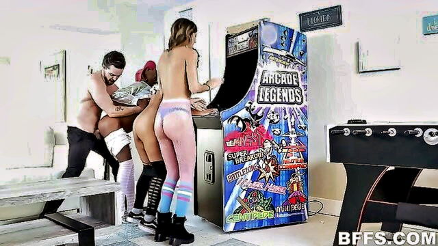 big tits, big boobs porn, big booty - arcade girls big tits