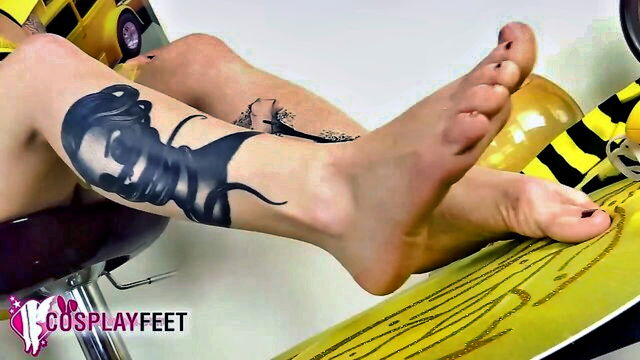 hot, in be, hot cosplay - cosplay feet bee