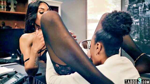 Destiny Mira, Leilani Li - black boss fucks secretary hard