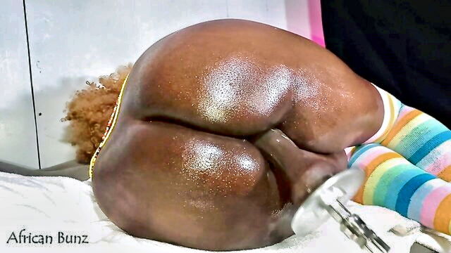 amateur, babes, ebony - machine makes me cum