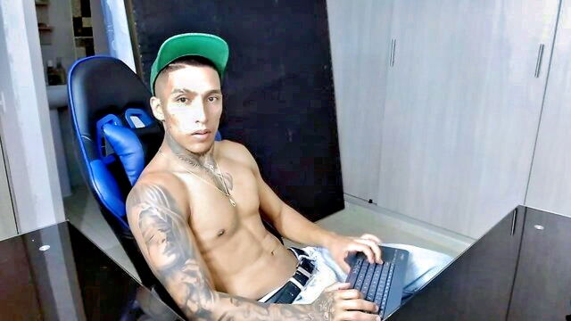 oil-, sendfer, strip record - sendferstripchatoilcolombian
