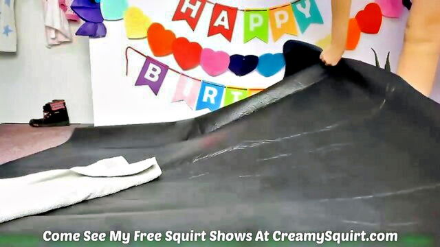 bubble butt, creampie, homemade - young babe squirts water