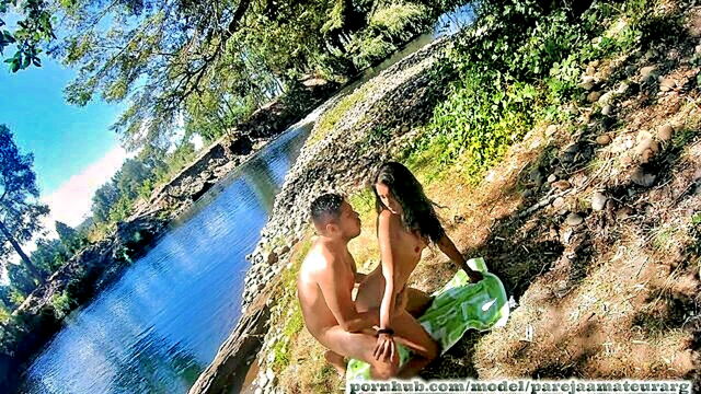 Pareja Argentina - amateur argentinian couple enjoys outdoor adventure in southern chile