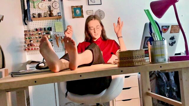 toes, soles, feet - bare feet french teen joi
