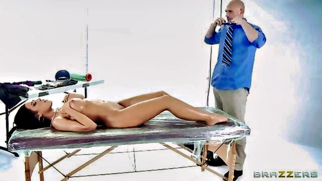 oily tanned brunette pussycovers