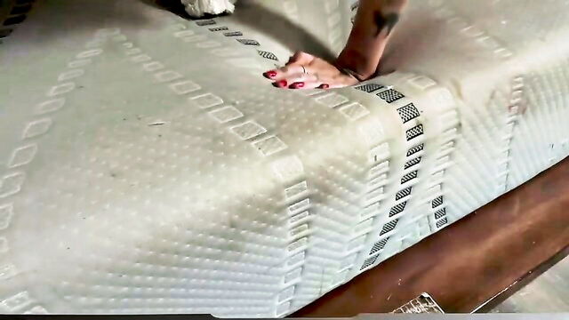 lucca250 - lucca250 chaturbate feet show