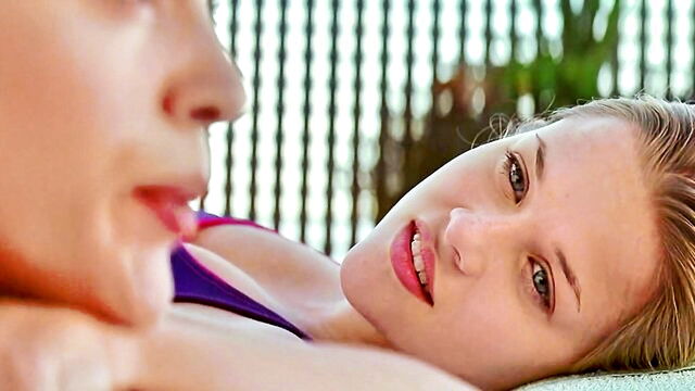 reese witherspoon - non nude reese witherspoon