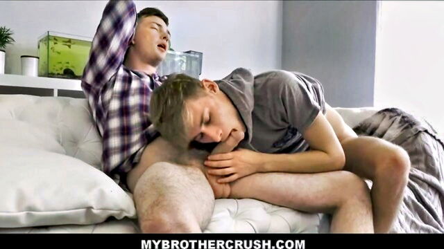 teens, fingering, twinks - anal threesome with gay twinks