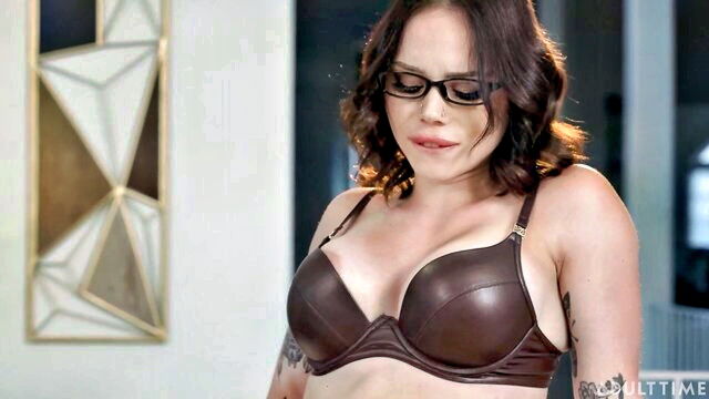 katerina deville, lucia rossi - kinky homeschool with katerina deville