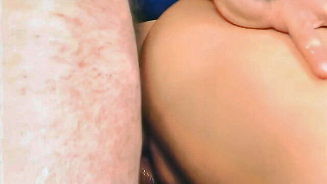 milfs threesome sex clip