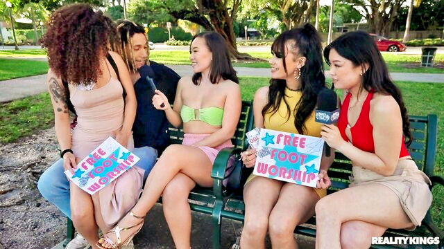 Lulu Chu, Derek Savage, Kira Perez, Kimmy Kimm, Krissy Knight, Cassidy Luxe, Ari Alectra - public pick up kimmy kimm RealityKings