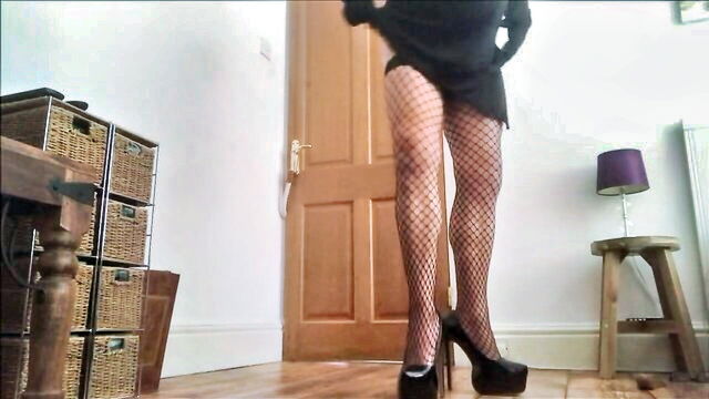 high heels, british, lingerie - doxy fishnets video