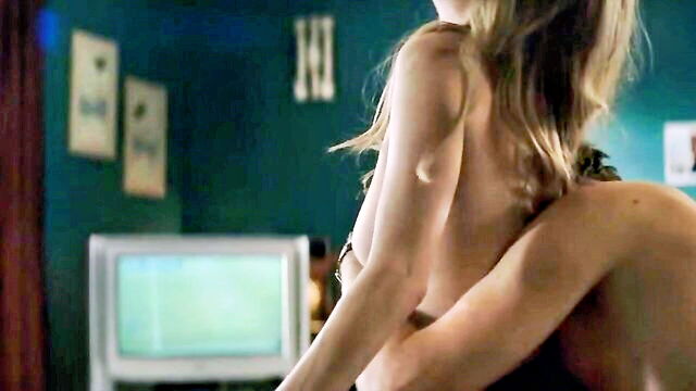 Michelle Williams - michelle williams tits