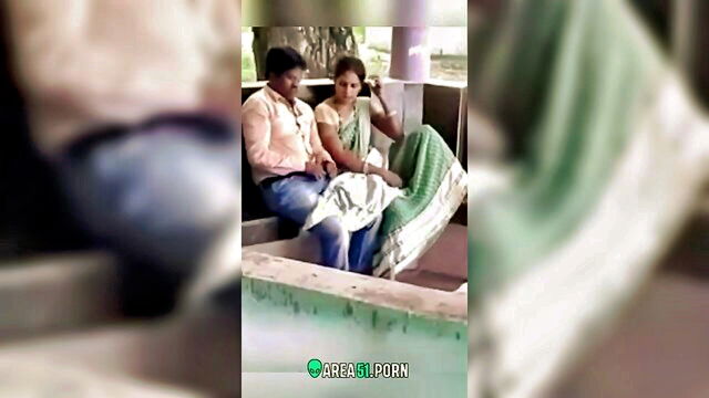 indian, desi mms, caught - indian girl in saree giving blowjob