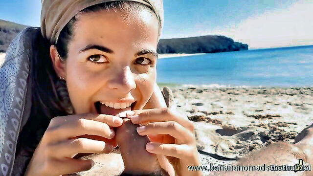 banana_nomads, banananomads, banana nomads - beach blowjob with people watching