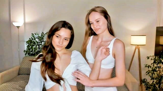 sharikasteuck - shy teen sharikasteuck camgirl