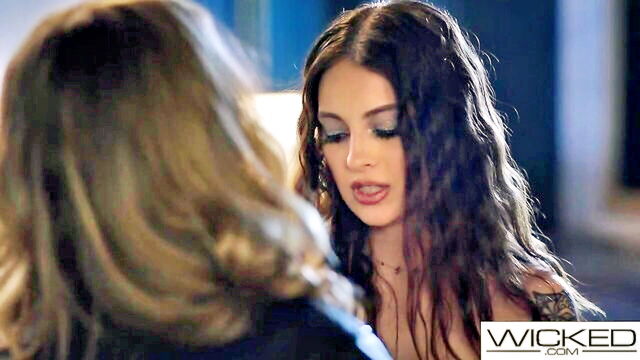 anna claire - anna claucles pussy licking scene